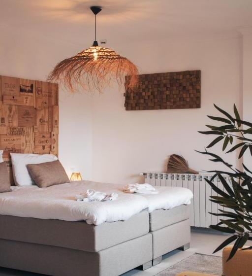 اتاق استاندارد با چشمانداز استخر, Boutique Hotel Serena Vista