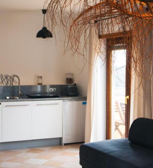 استودیو استاندارد با چشمانداز استخر, Boutique Hotel Serena Vista