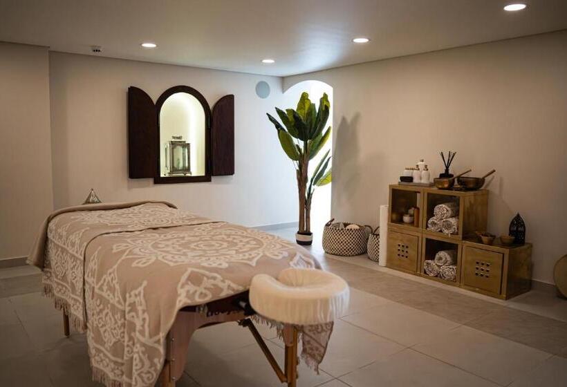 استودیو استاندارد با چشمانداز استخر, Boutique Hotel Serena Vista