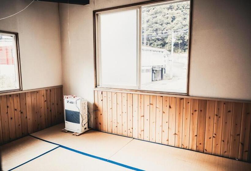 חדר סטנדרט לארבעה, 肆野 サンモリッツ三番館