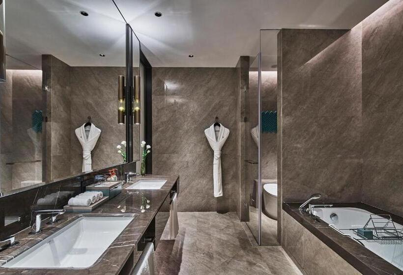 سوئیت با تخت بزرگ, Crowne Plaza Ganzhou, An Ihg