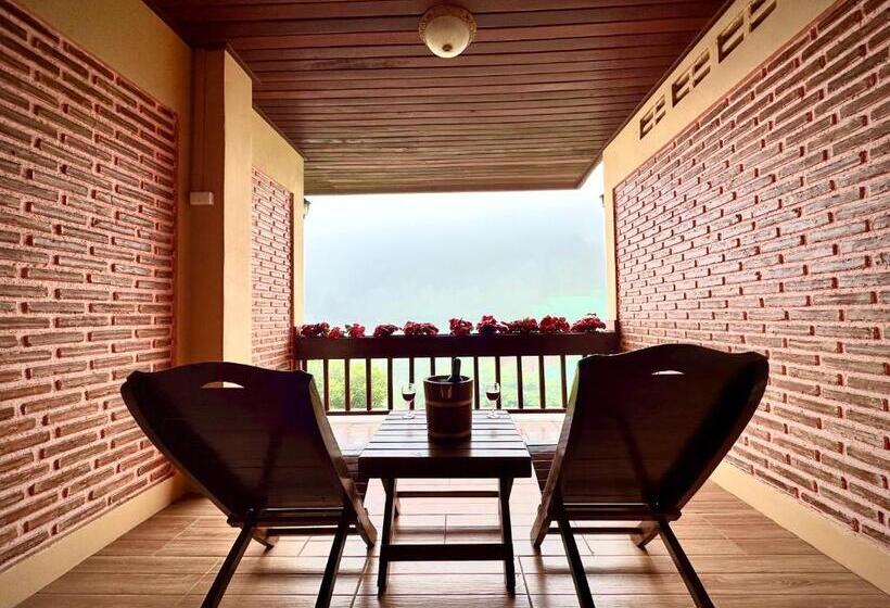 Люкс, ดอยหมอกดอกไม้รีสอร์ท Doimok Dokmai Resort