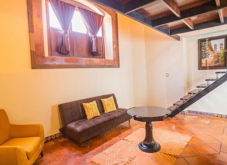 سوییت جونیور, Boutique La Casona Del Rey