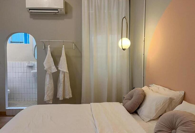 غرفة قياسية سرير كينج, La Moon House