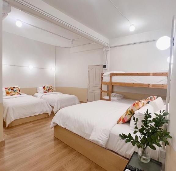 Семейный Номер, La Moon House