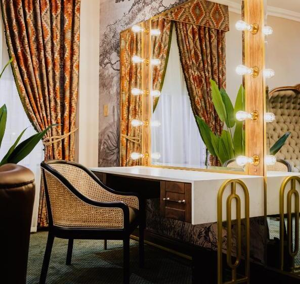 Suite Presidencial, Oryx Boutique