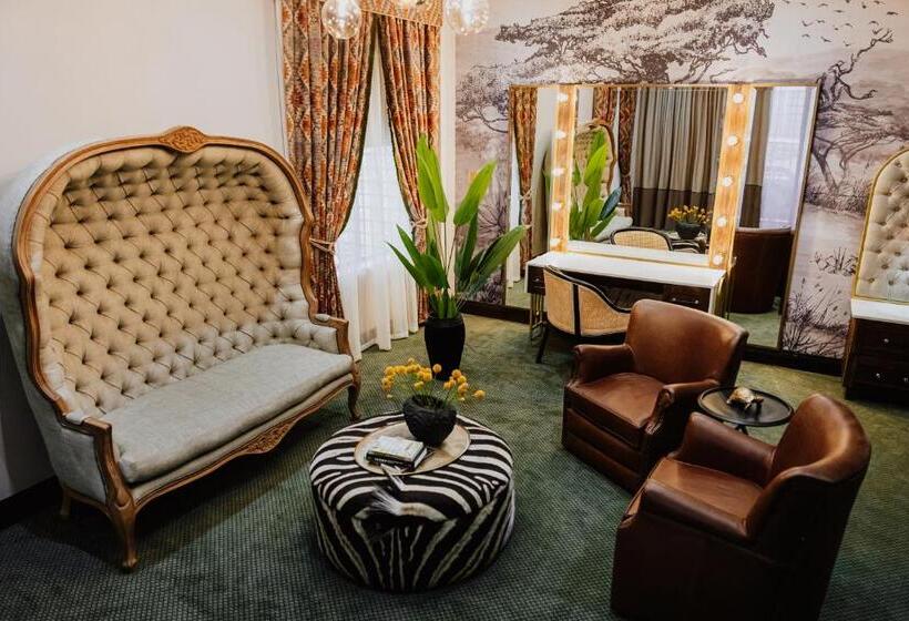 Suite Presidencial, Oryx Boutique