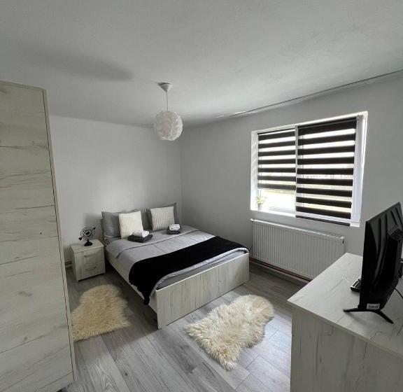 شقة غرفة واحدة, La Luna Imobiliare