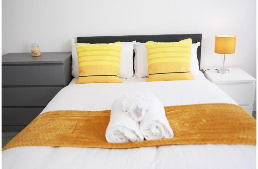 Трехместный Номер Deluxe, Cricklewood Deluxe Ensuite Room