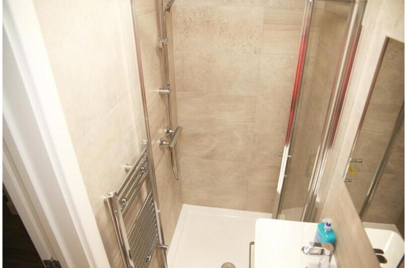 Трехместный Номер Deluxe, Cricklewood Deluxe Ensuite Room