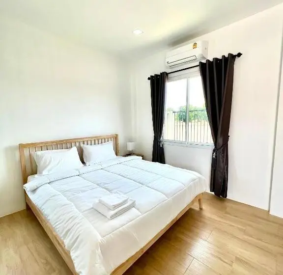 キングサイズベッドのスタンダードルーム, Farm View Resort @uthai Thani ฟาร์มวิว รีสอร์ท อุทัยธานี