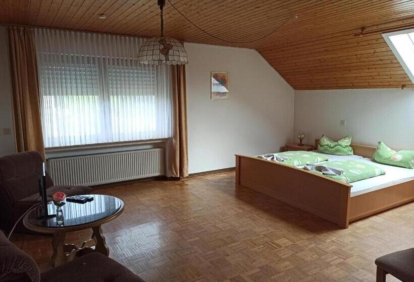 Номер Стандарт, Moselhof