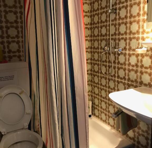 スタンダードシングルルーム, Uniaparts