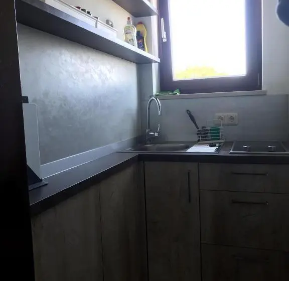 Quarto standart individual, Uniaparts