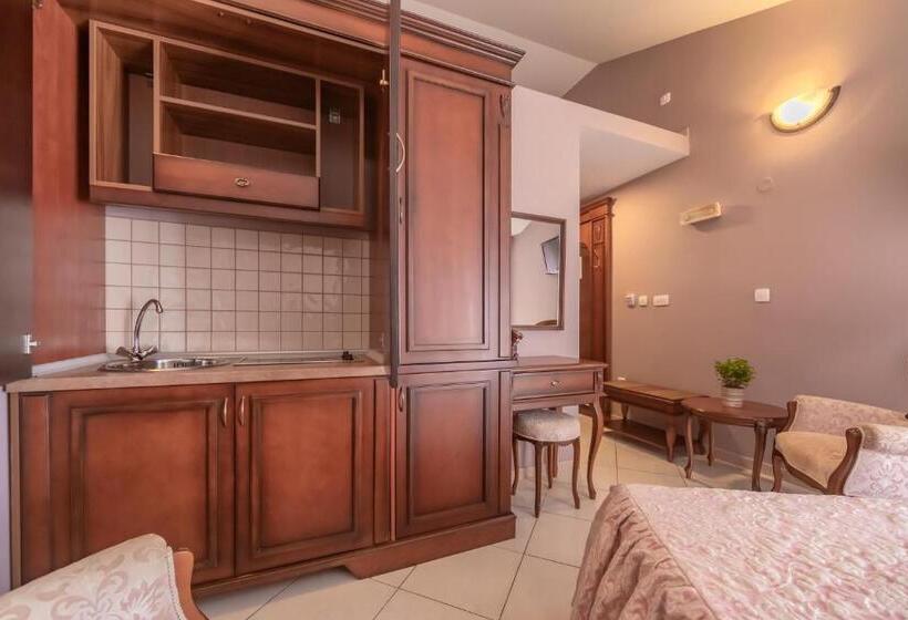 استودیو استاندارد با تراس, Villa Favorite