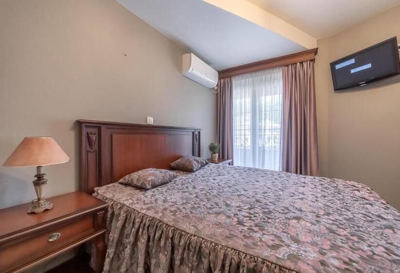 آپارتمان 1 خوابه با تراس, Villa Favorite