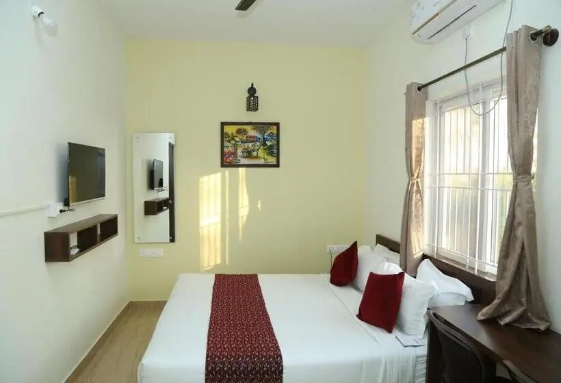 キングサイズベッドのスーペリアルーム, Bangalore Airport Inn Hotel, Airport Pickup & Drop Available 24x7