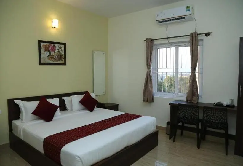 キングサイズベッドのスーペリアルーム, Bangalore Airport Inn Hotel, Airport Pickup & Drop Available 24x7