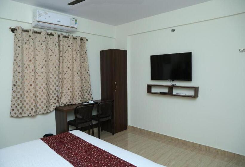 带大床的高级房间, Bangalore Airport Inn Hotel, Airport Pickup & Drop Available 24x7