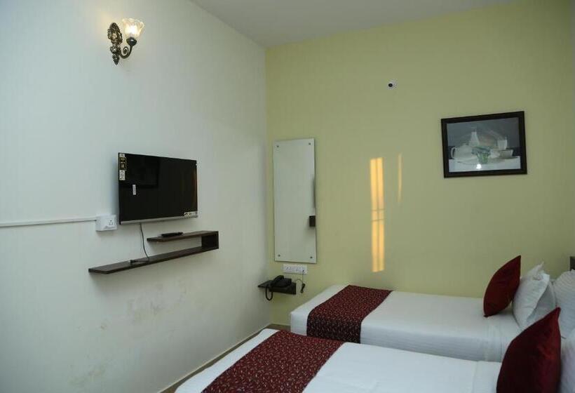 חדר סטנדרט, Bangalore Airport Inn Hotel, Airport Pickup & Drop Available 24x7