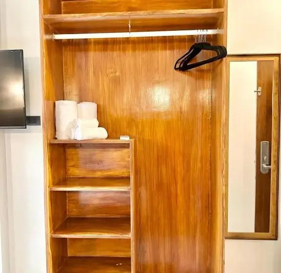 デラックスルーム, Koze Suites