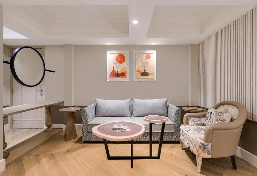 חדר פרמיום עם מרפסת, Grand Mercure Goa Candolim