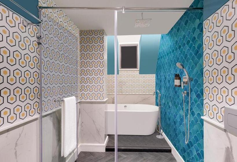 חדר פרמיום עם מרפסת, Grand Mercure Goa Candolim