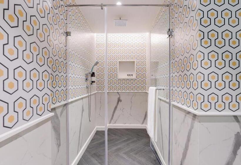 סוויטה דלוקס, Grand Mercure Goa Candolim