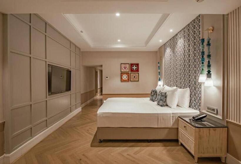 Номер Клуб, Grand Mercure Goa Candolim