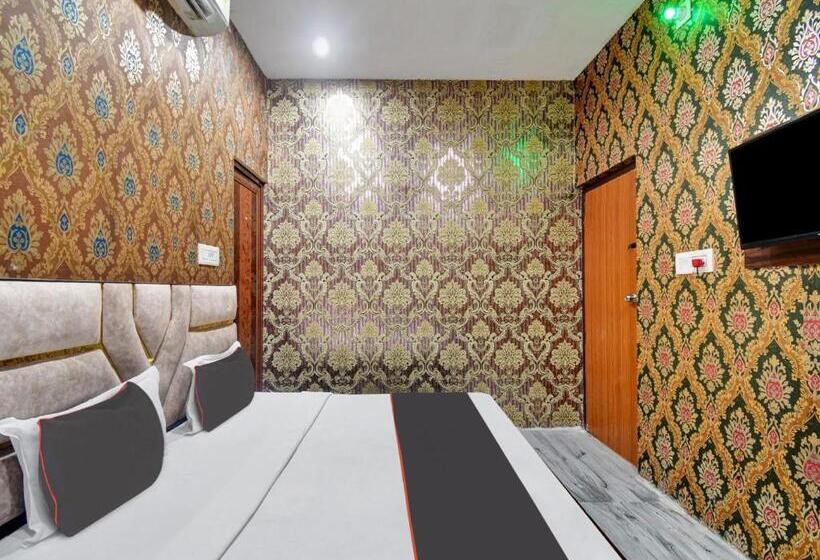 غرفة كلاسيكية ثلاثية, Collection O 81174 Hotel Hindustan International