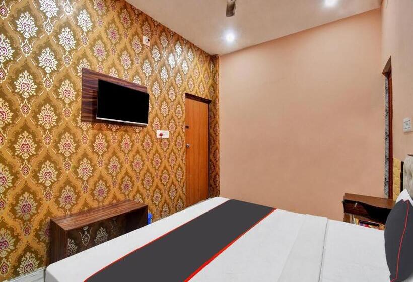 غرفة كلاسيكية ثلاثية, Collection O 81174 Hotel Hindustan International