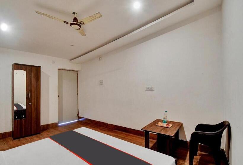 غرفة كلاسيكية ثلاثية, Collection O 81174 Hotel Hindustan International