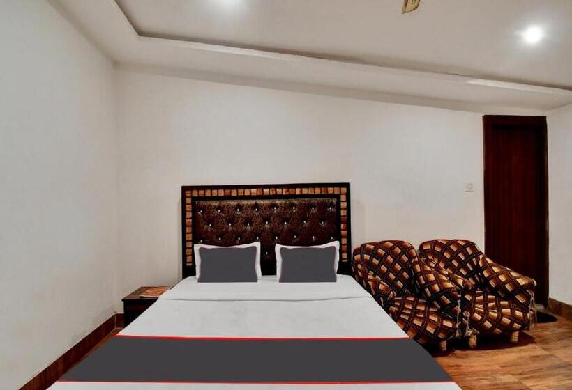 غرفة كلاسيكية ثلاثية, Collection O 81174 Hotel Hindustan International