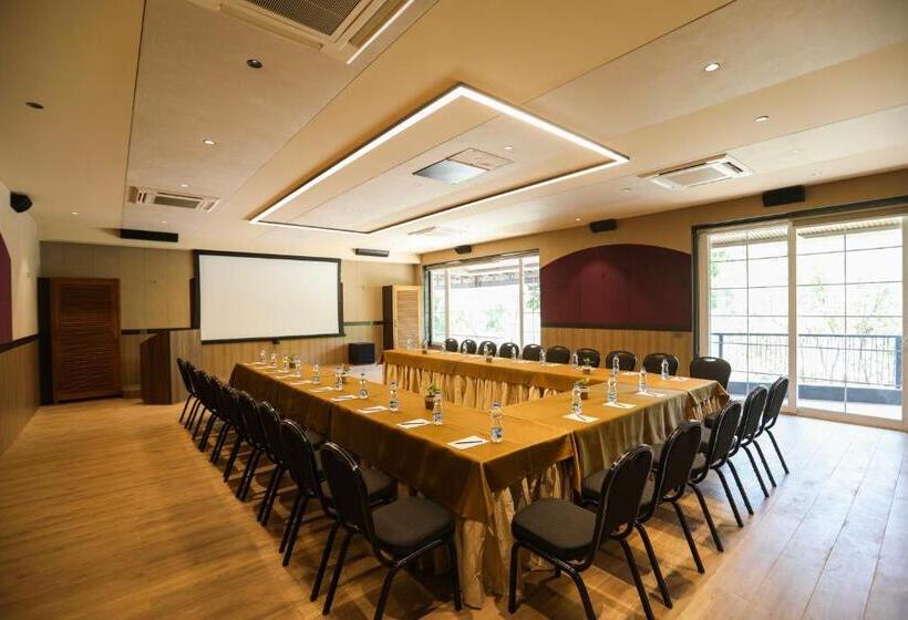 Chambre Executive, Golden Fields Resort A Unit Of Beaver Golden Fields