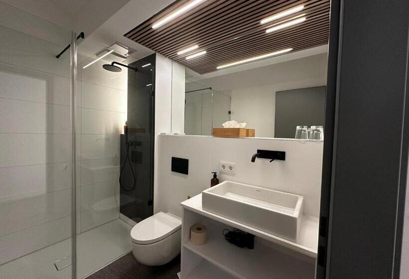 Номер Стандарт с Балконом, Boutique Hotel Greenleaf