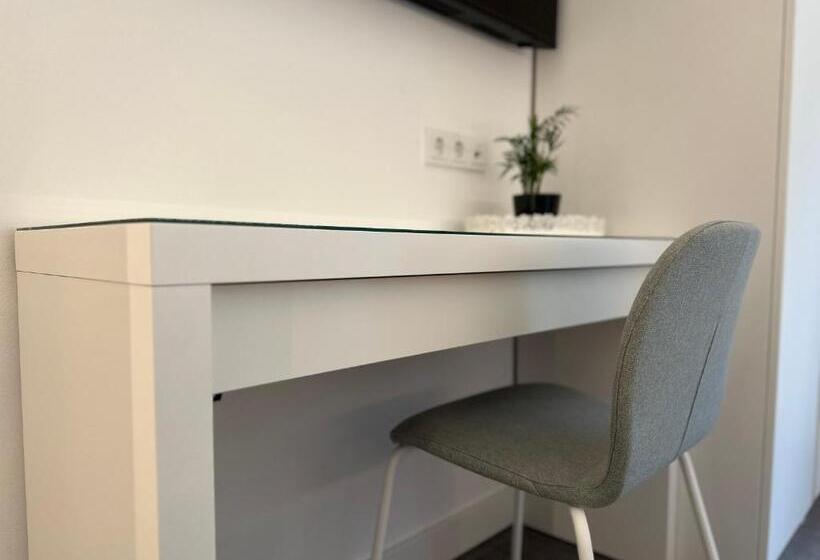 Номер Стандарт с Балконом, Boutique Hotel Greenleaf