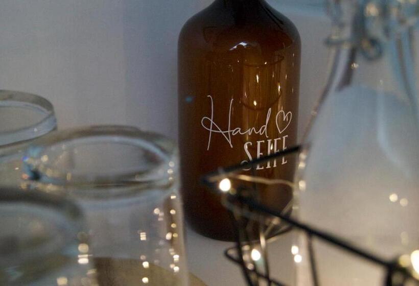 Полулюкс, Boutique Hotel Greenleaf