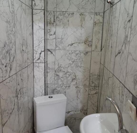 اتاق اکونومی, Hoogland Sui̇t