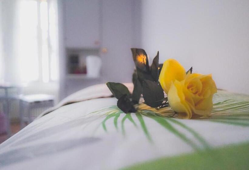 带景观的三人标准房间, Dreierzimmer