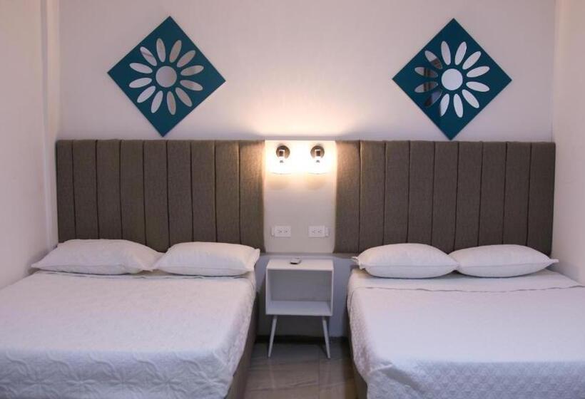 اتاق لوکس, Faleg World