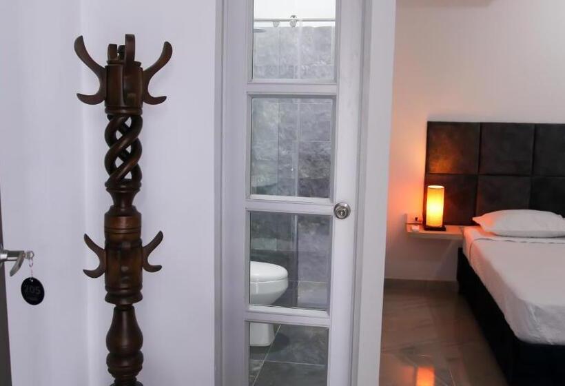 اتاق استاندارد, Faleg World