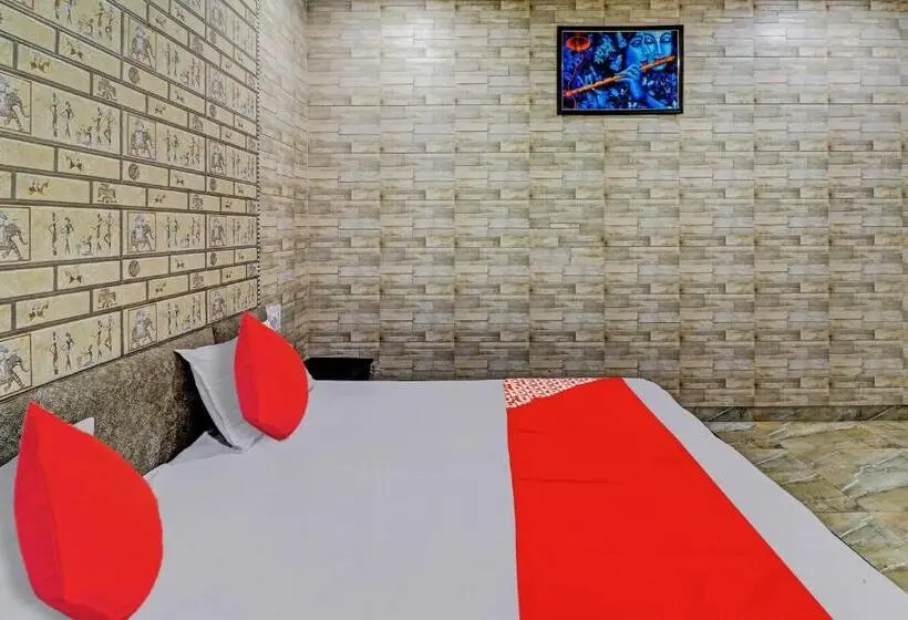 Classic Kolmen Hengen Huone, Oyo Flagship 81537 Radhey Krishna Paying Guest House