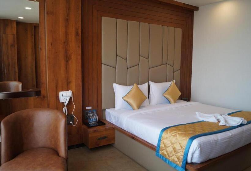 חדר דלוקס, Varun Mansion Hassan