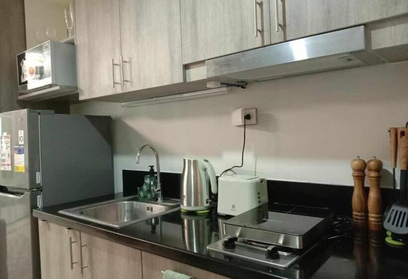 Апартаменты 1 Спальня с Балконом, Oasis Chic By The Bay Pasay City Near Mall Of Asia