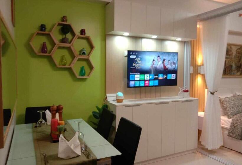 Апартаменты 1 Спальня с Балконом, Oasis Chic By The Bay Pasay City Near Mall Of Asia