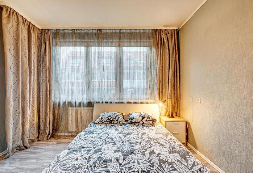 غرفة قياسية مزوَّدة بتراس, Private Rooms With Balcony Next To Station