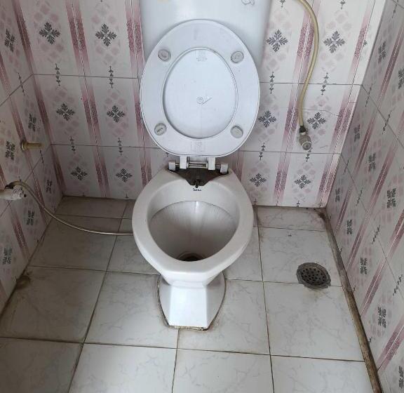 Трехместный Номер Классика, Spot On Hotel Golden Gajraula