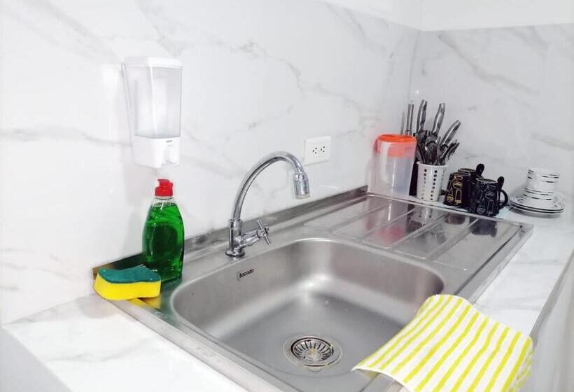 ファミリーステューディオ, Apartamentos Nashi