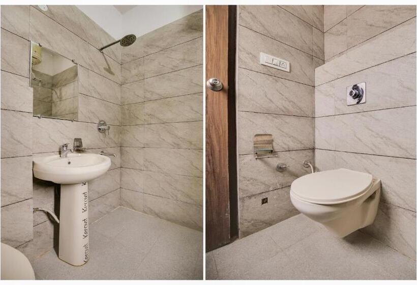 Triple Classic Room, Flagship Makkar  S Rest Inn