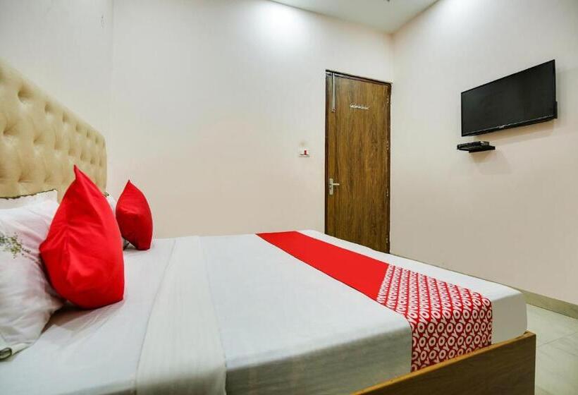 חדר קלאסי לשלושה, Flagship Makkar  S Rest Inn